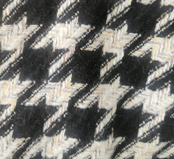 Jaclyn Smith Black and Cream Houndstooth Mini Skirt - Picture 2 of 4